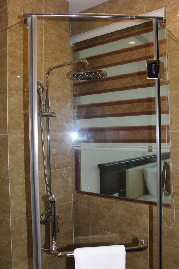 Hai Yen Luxury Hotel Cam Pha Esterno foto
