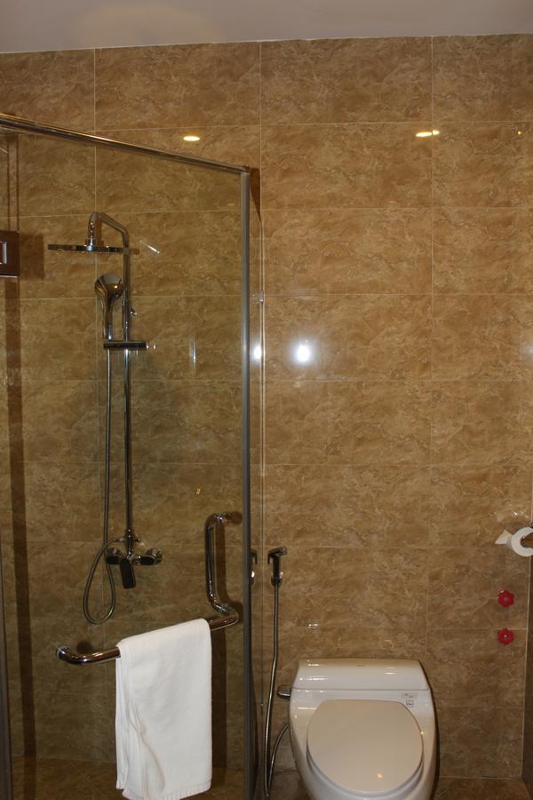 Hai Yen Luxury Hotel Cam Pha Esterno foto